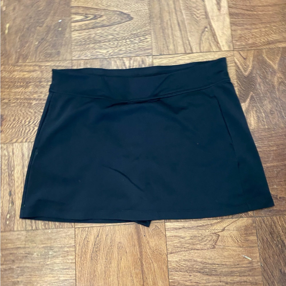Golf/tennis skirt.